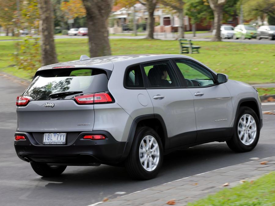  Jeep Cherokee Sport 2014 года  (AU) (фото 12 из 13)